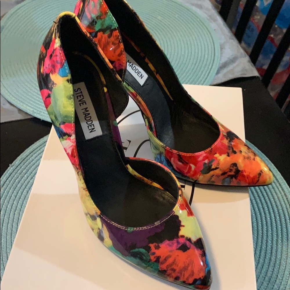 Steve Madden Groovi Floral heels